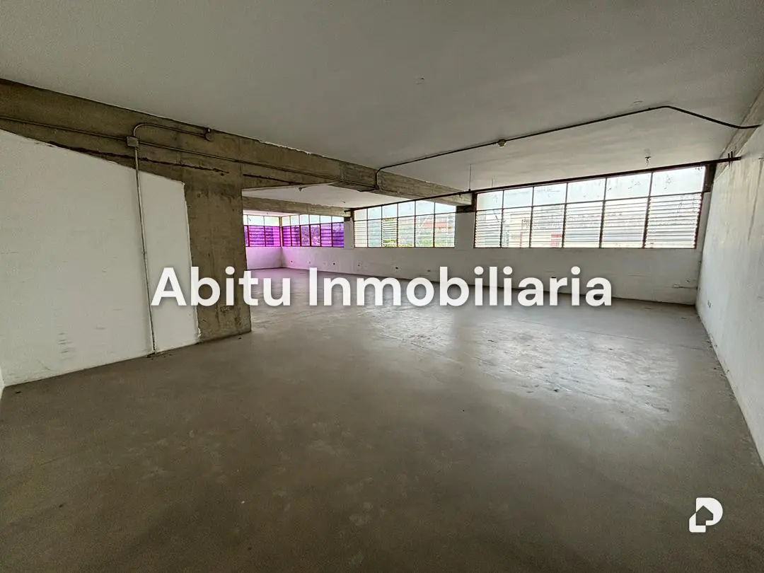 Local comercial en Palo Verde, Caracas – 4