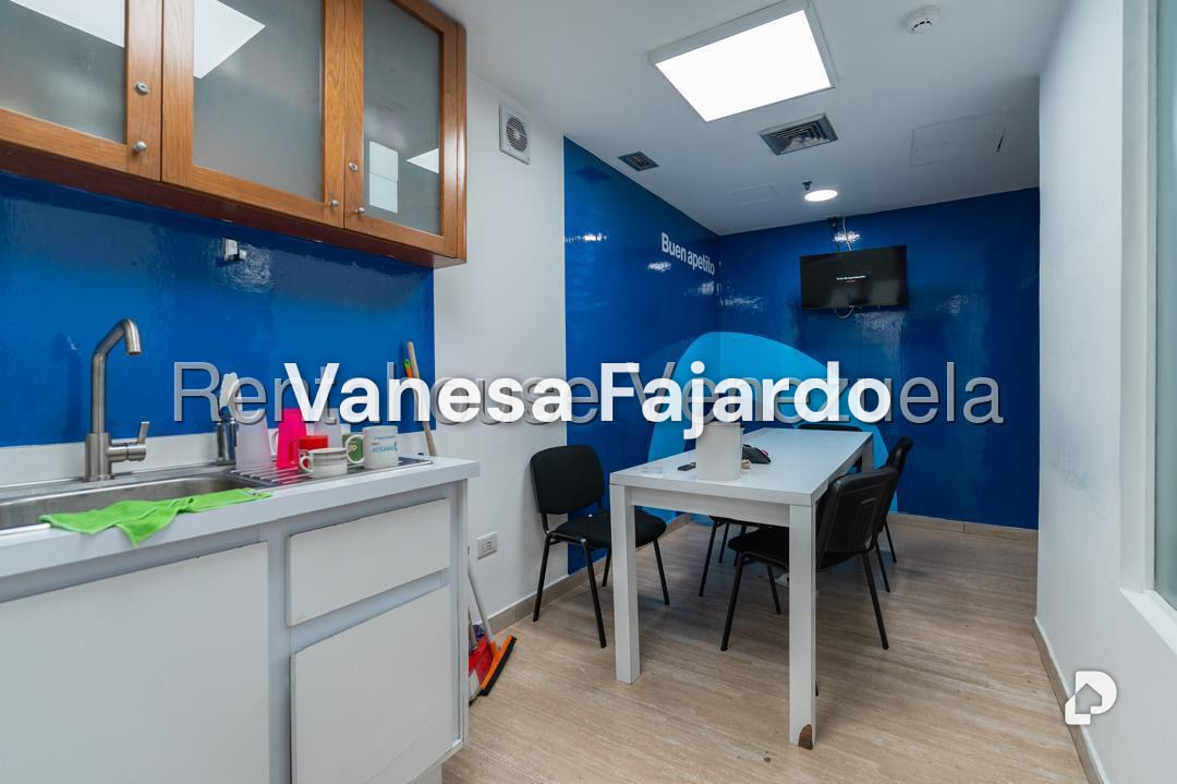 Oficina en El Rosal, Caracas – 18