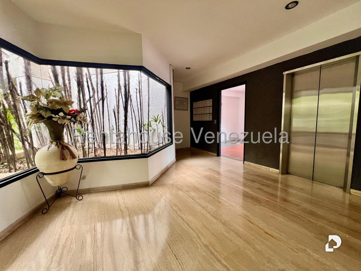 Apartamento en San Bernardino, Caracas – 2