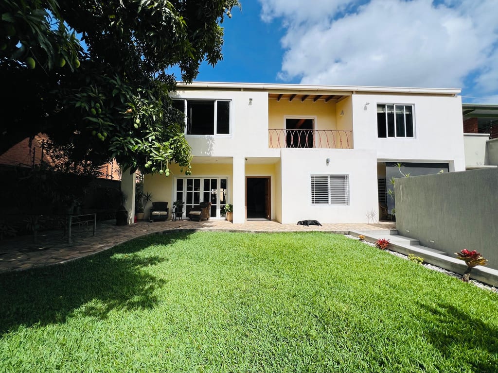 Casa en Altamira, Caracas - 1