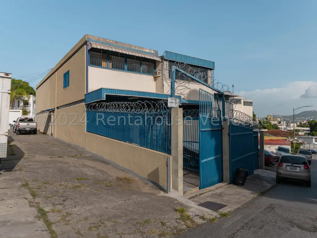 Commercial space in El Marqués, Caracas - 1