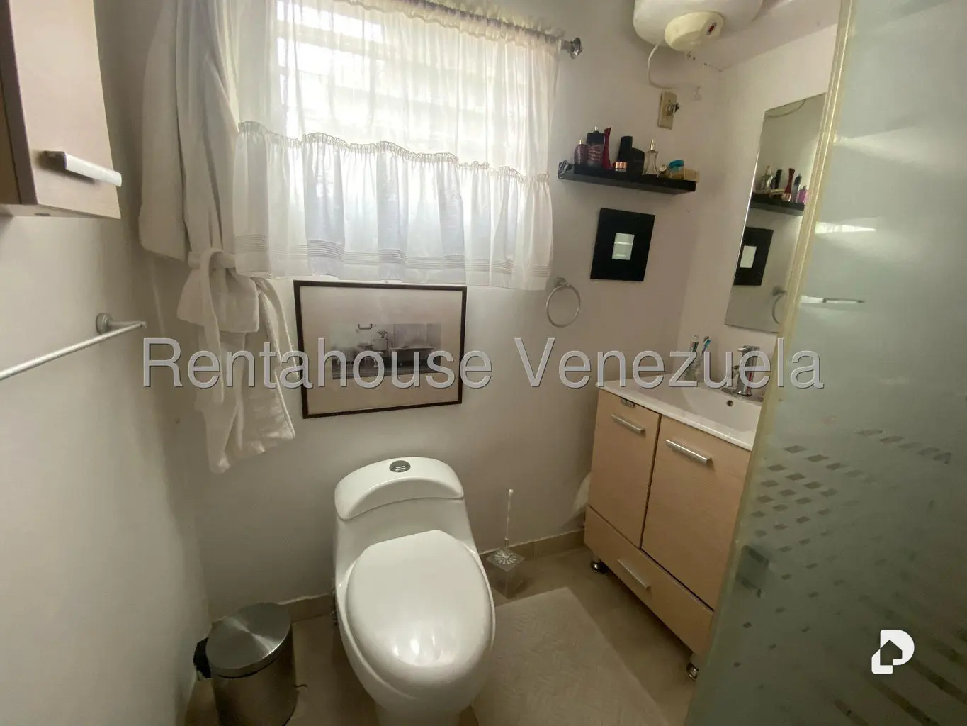 Casa en Prados del Este, Caracas – 28