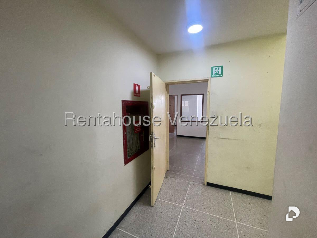Local comercial en La Urbina, Caracas – 1