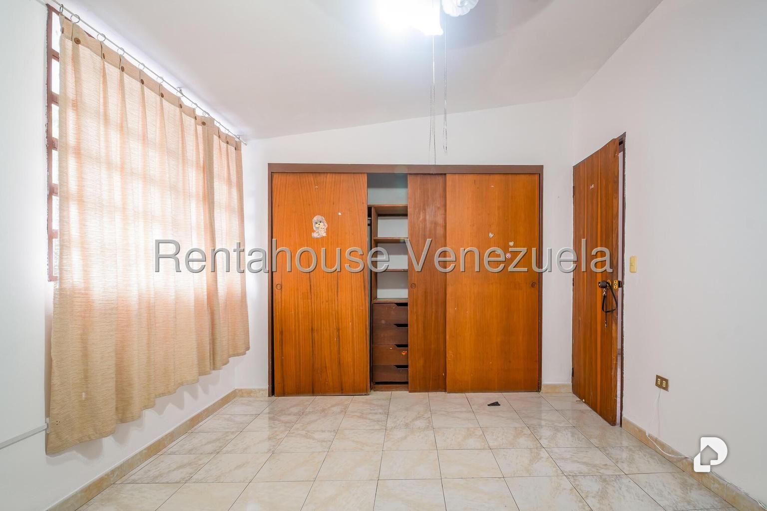 Casa en Santa Fe Norte, Caracas – 16