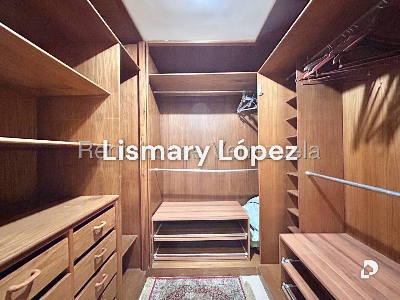 Apartamento en Campo Alegre, Caracas – 28