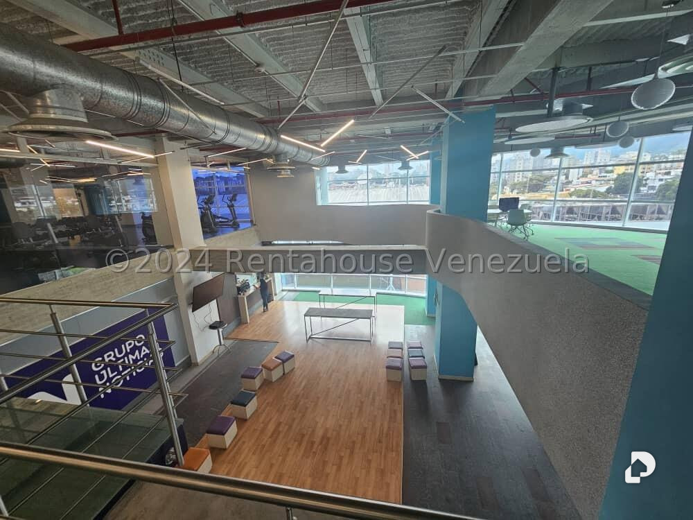Oficina en La Urbina, Caracas – 28