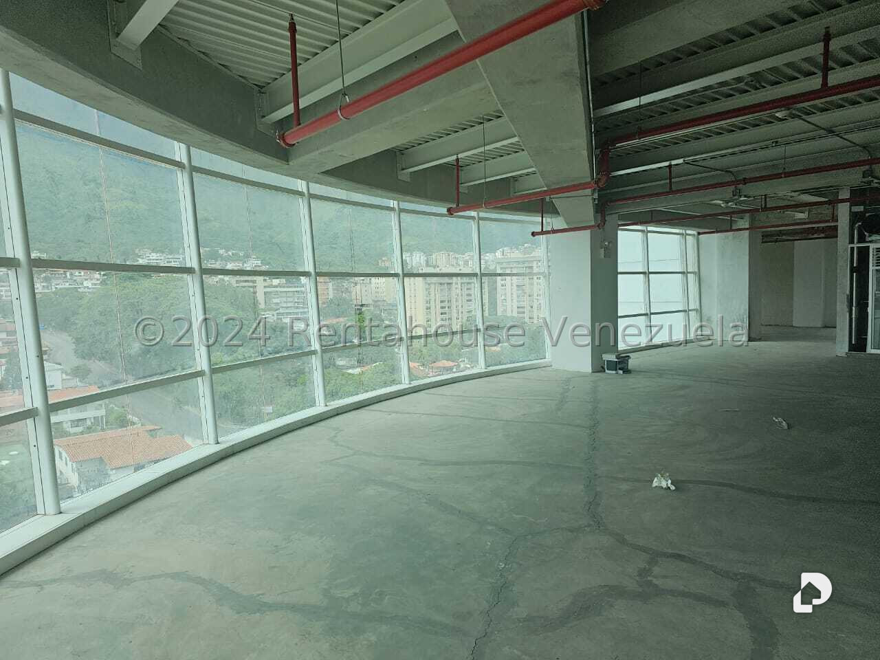 Oficina en La Urbina, Caracas – 13