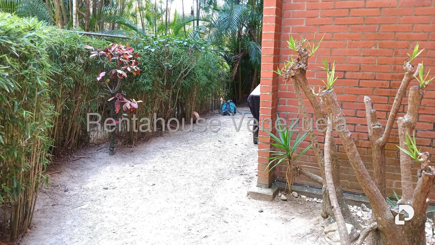 Apartamento en Las Esmeraldas, Caracas – 17