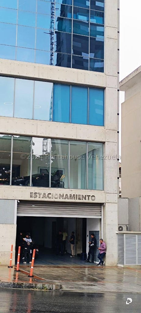 Oficina en Las Mercedes, Caracas – 11