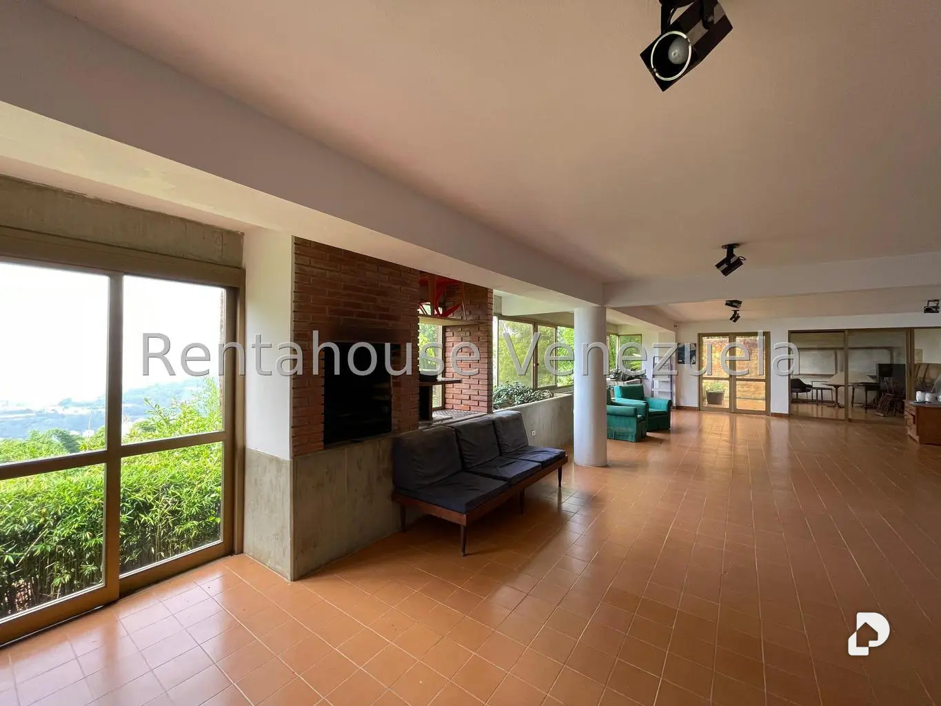 Casa en Oripoto, Caracas – 24