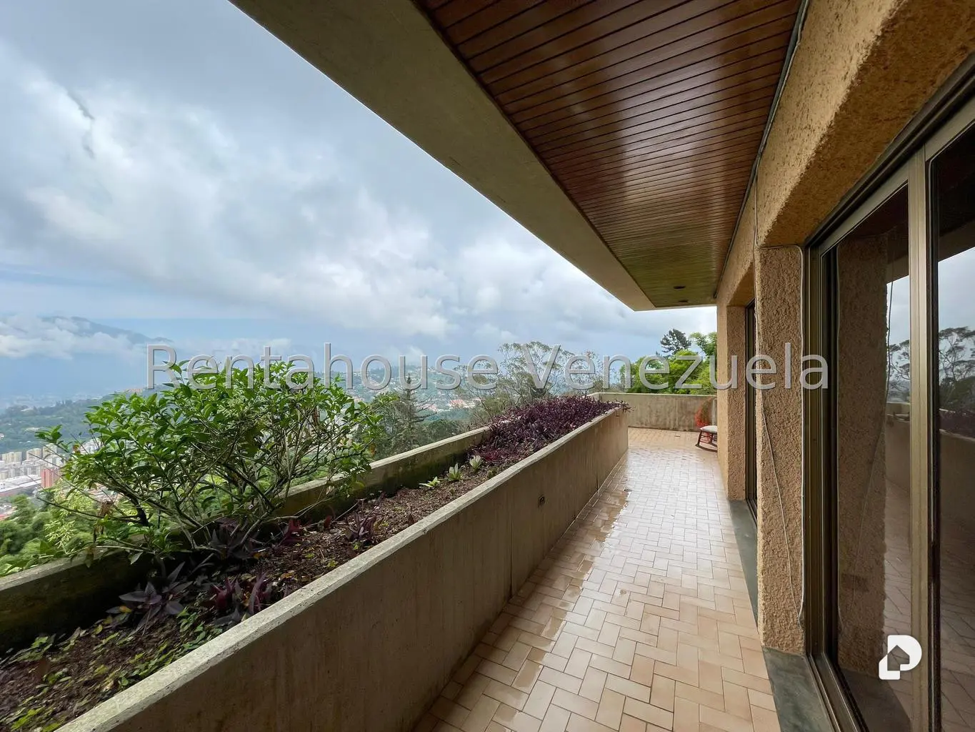 Casa en Oripoto, Caracas – 27