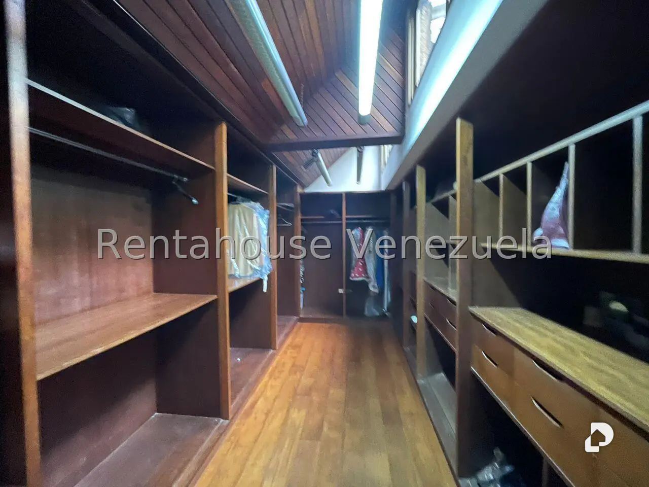 Casa en Oripoto, Caracas – 22