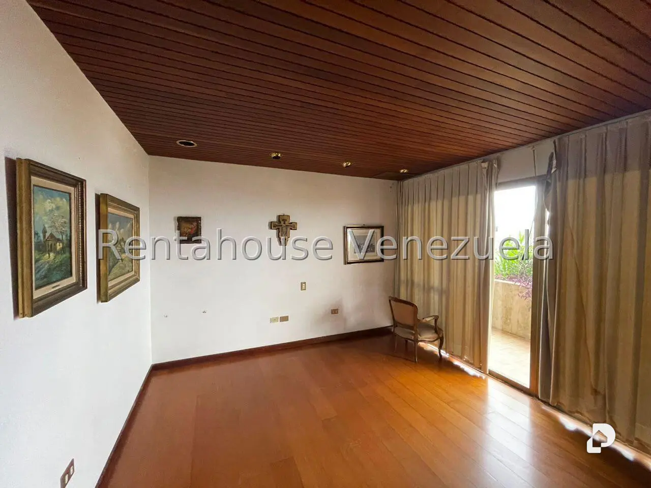Casa en Oripoto, Caracas – 19