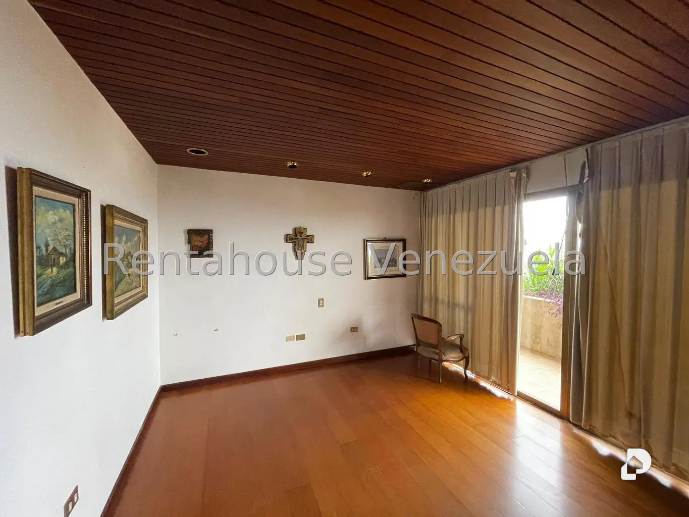 Casa en Oripoto, Caracas – 16