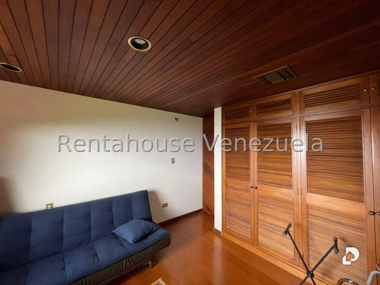 Casa en Oripoto, Caracas – 15