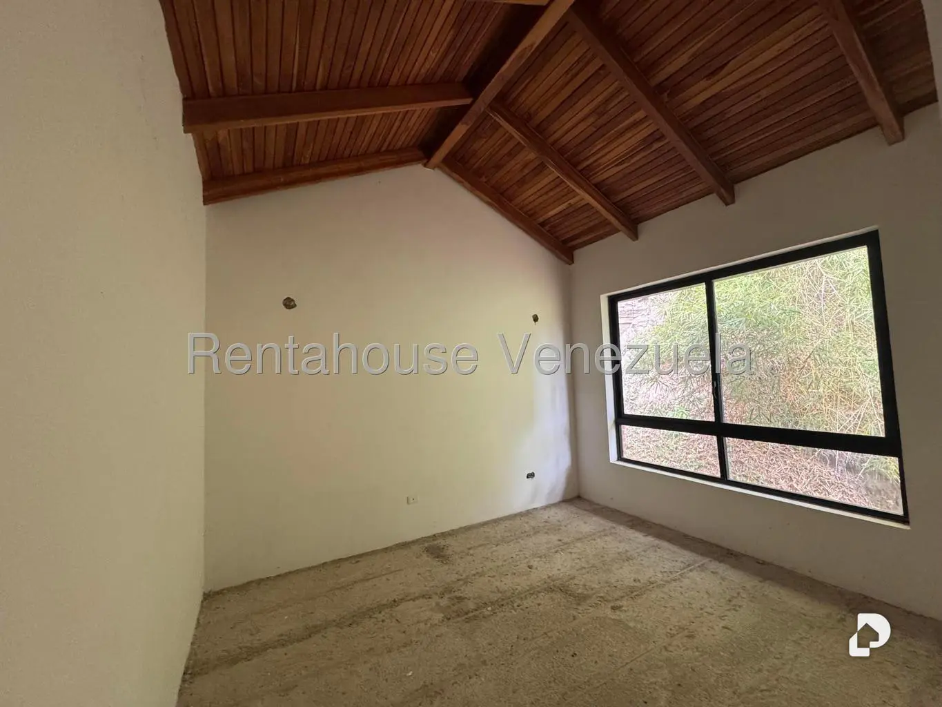 Casa en Oripoto, Caracas – 27