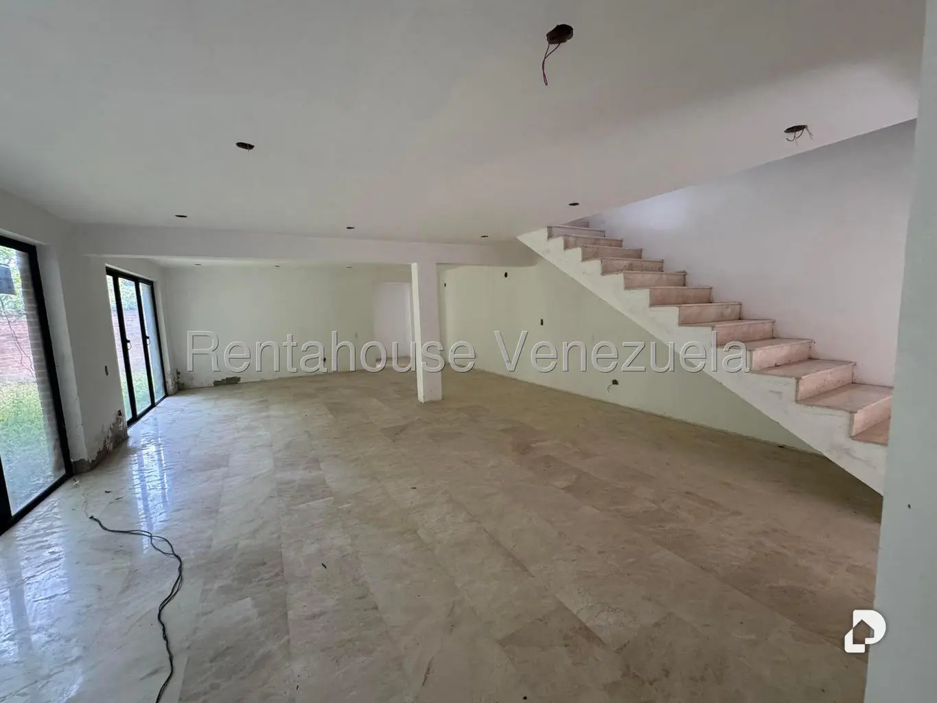 Casa en Oripoto, Caracas – 16