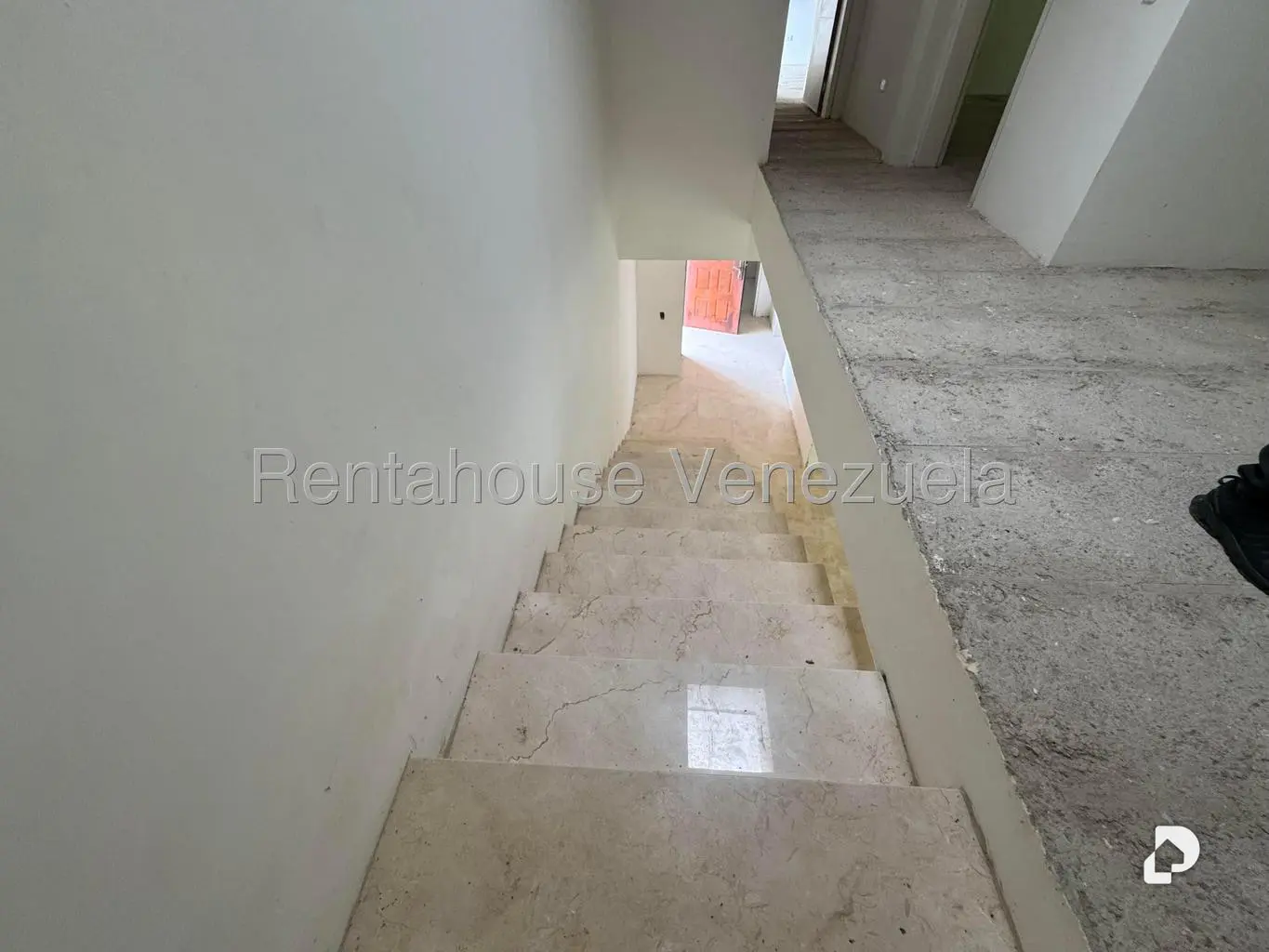 Casa en Oripoto, Caracas – 18