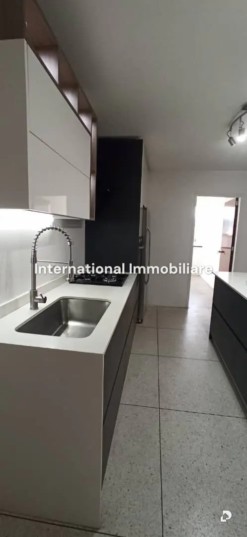 Apartamento en Los Palos Grandes, Caracas – 17