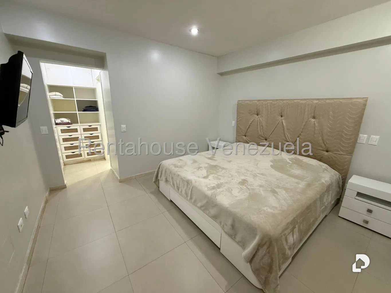 Apartamento en Santa Eduvigis, Caracas – 24