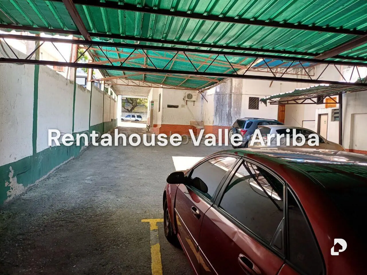 Local comercial en La Florida, Caracas – 12
