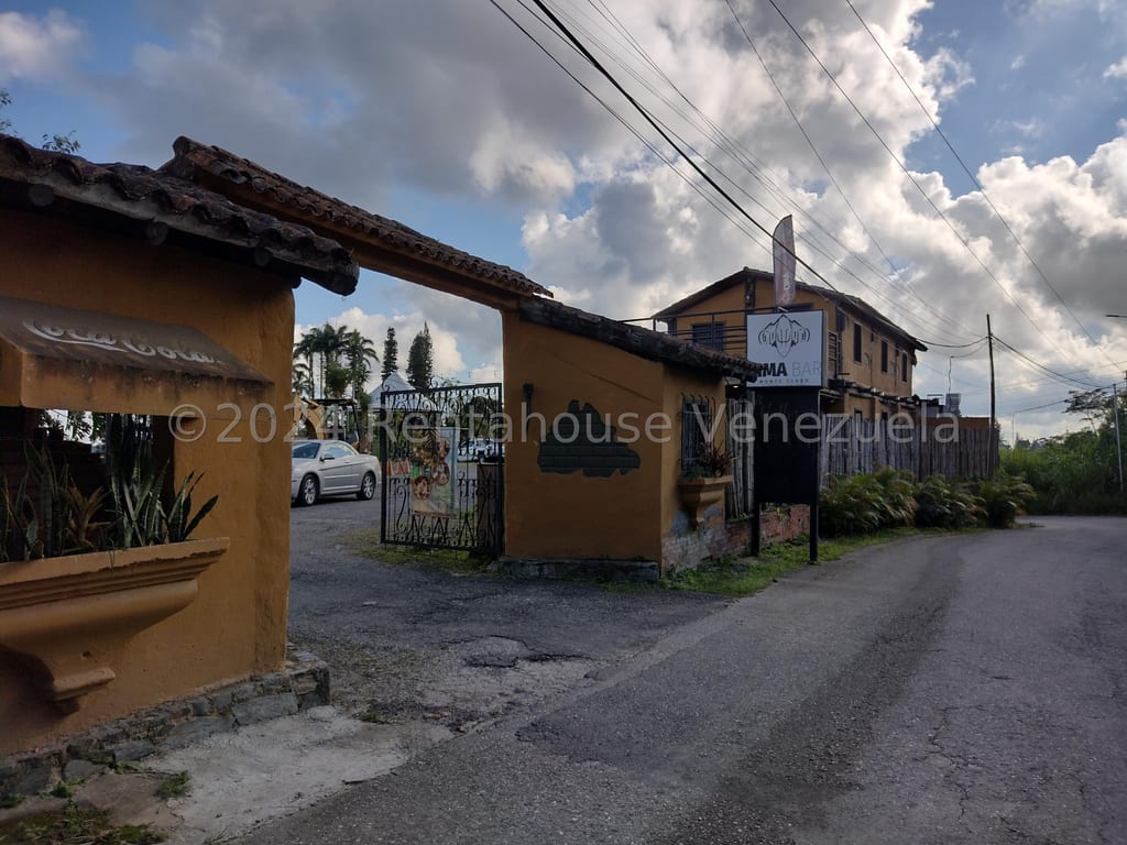 Local comercial en Baruta, Caracas - 1