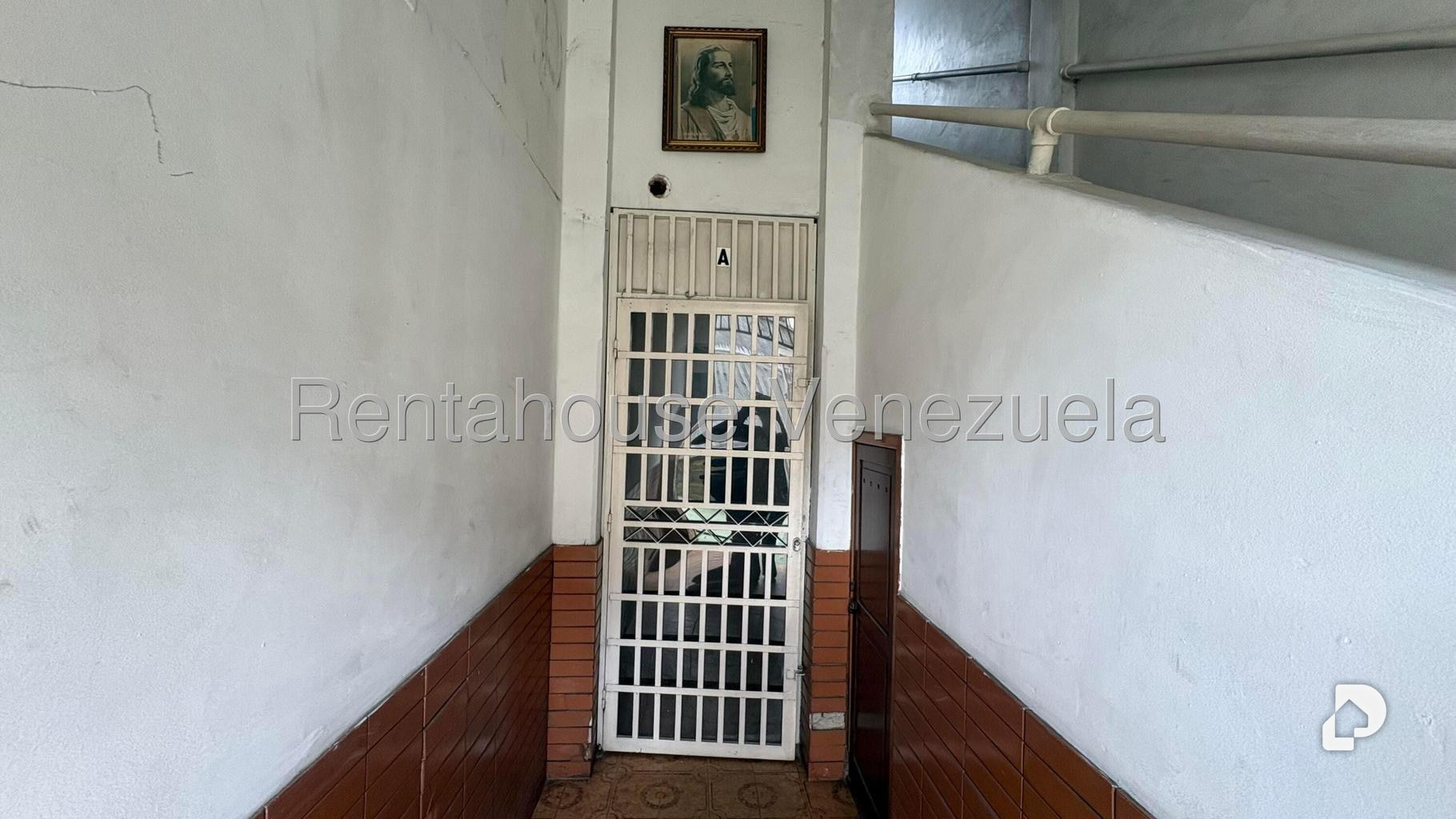Local comercial en Los Rosales, Caracas – 3