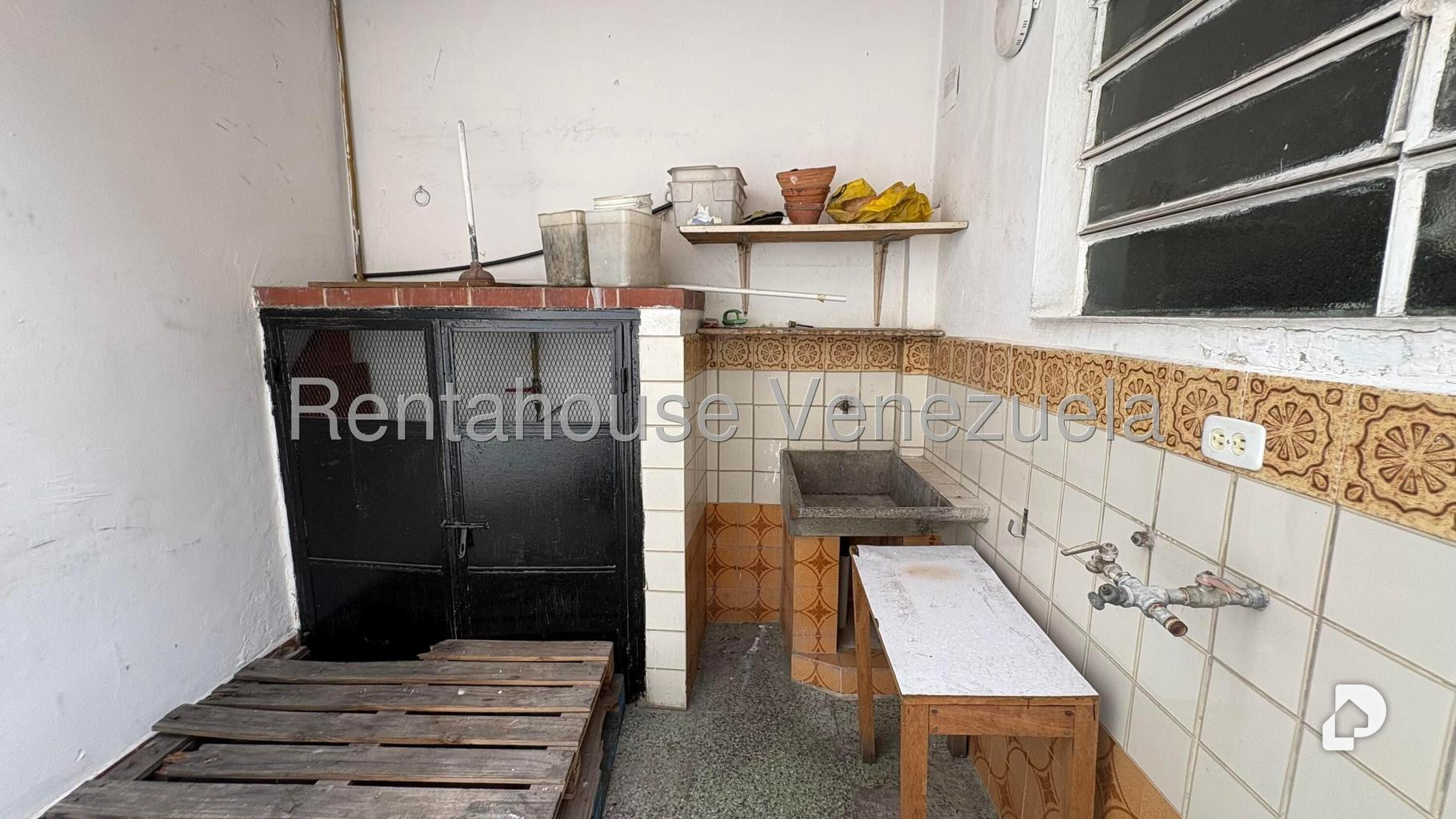 Local comercial en Los Rosales, Caracas – 11