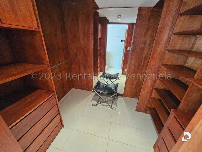 Casa en La Lagunita, Caracas – 17