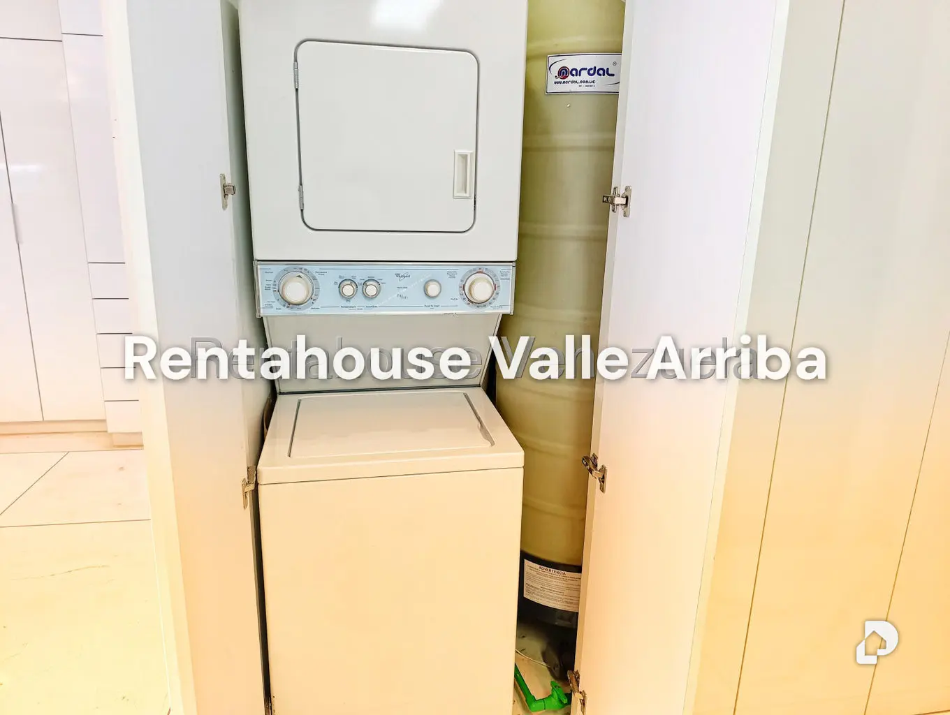 Apartamento en Los Palos Grandes, Caracas – 18