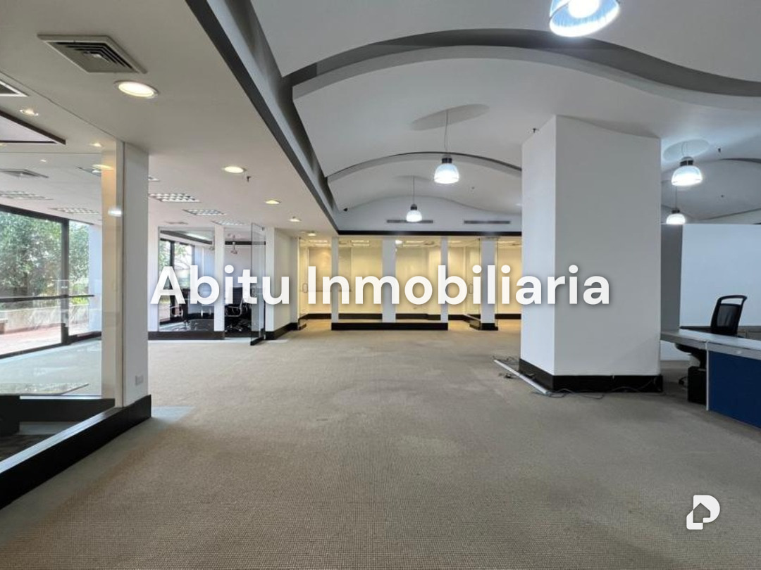 Oficina en Los Naranjos, Caracas – 30