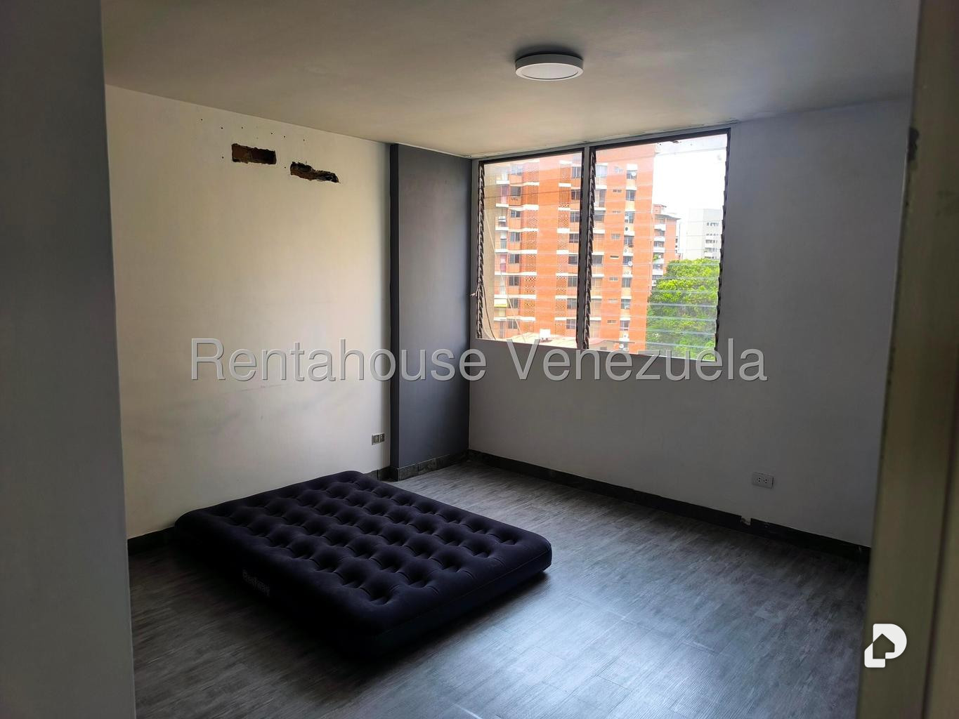 Apartamento en La Florida, Caracas – 24