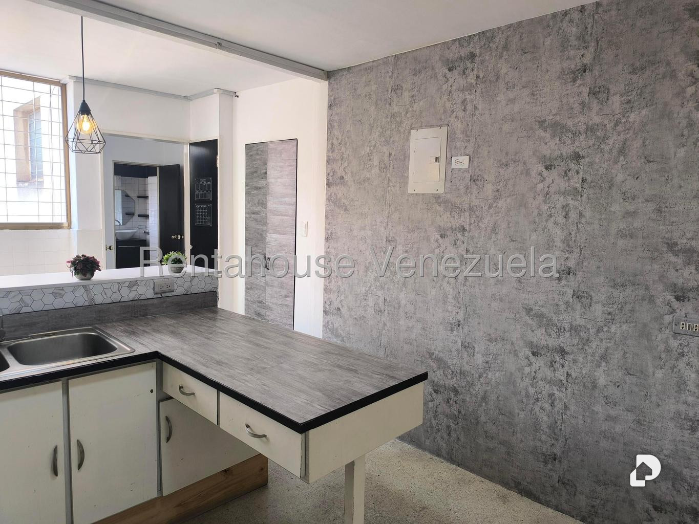 Apartamento en La Florida, Caracas – 11