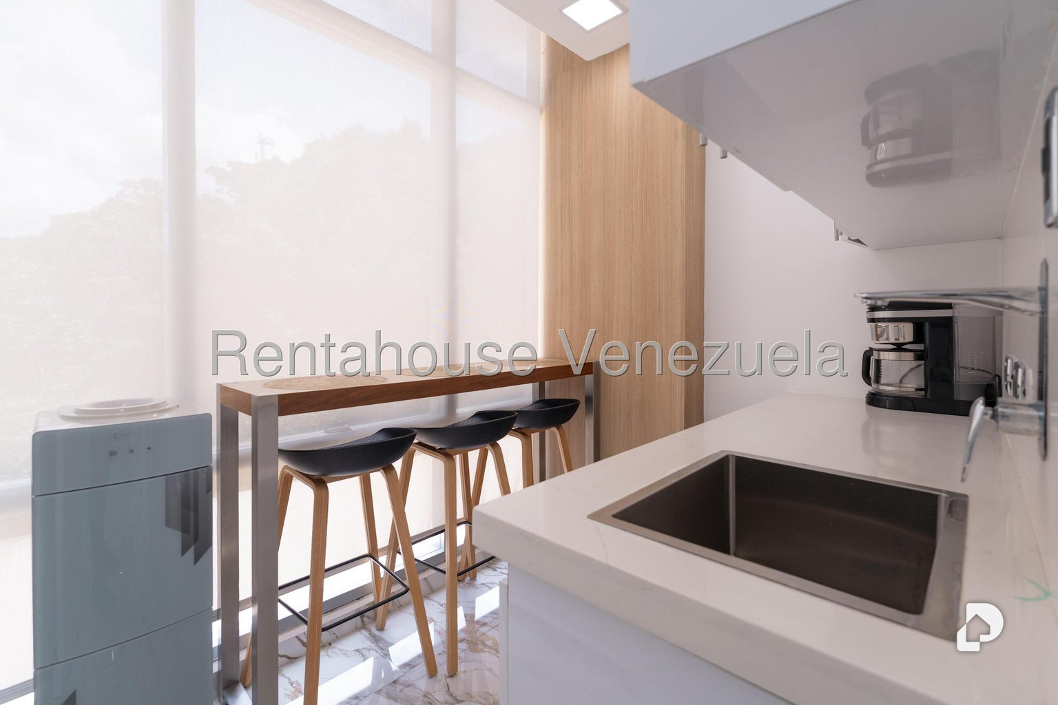 Local comercial en La Trinidad, Caracas – 9