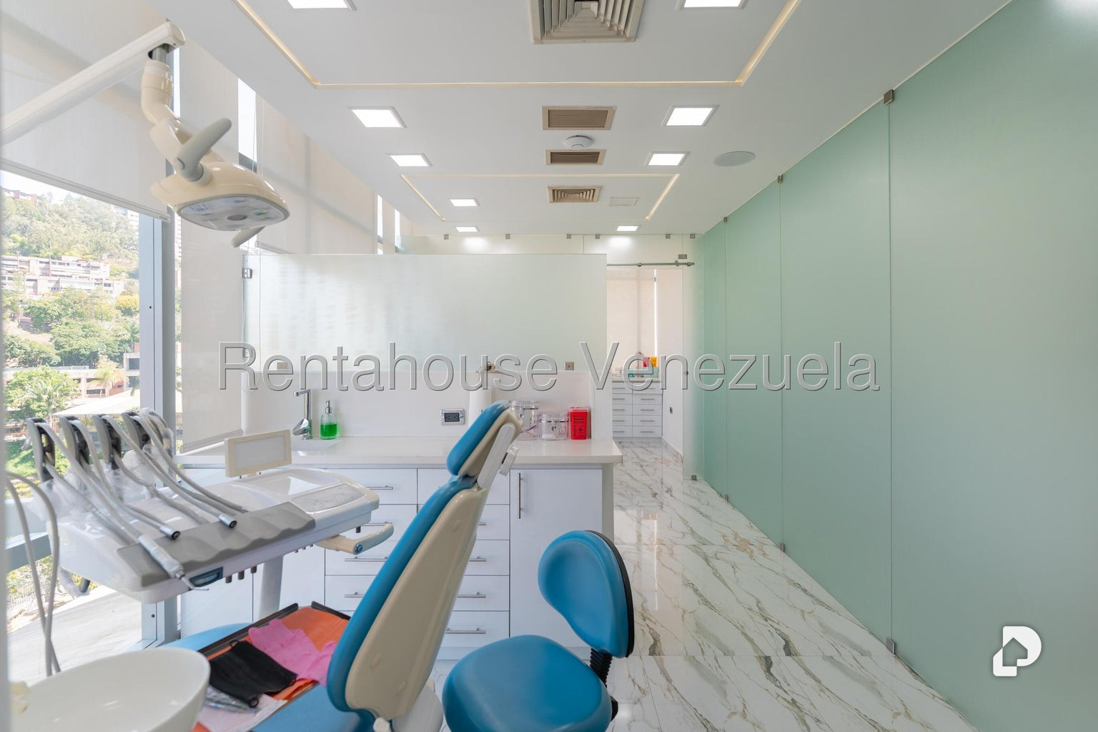 Local comercial en La Trinidad, Caracas – 1