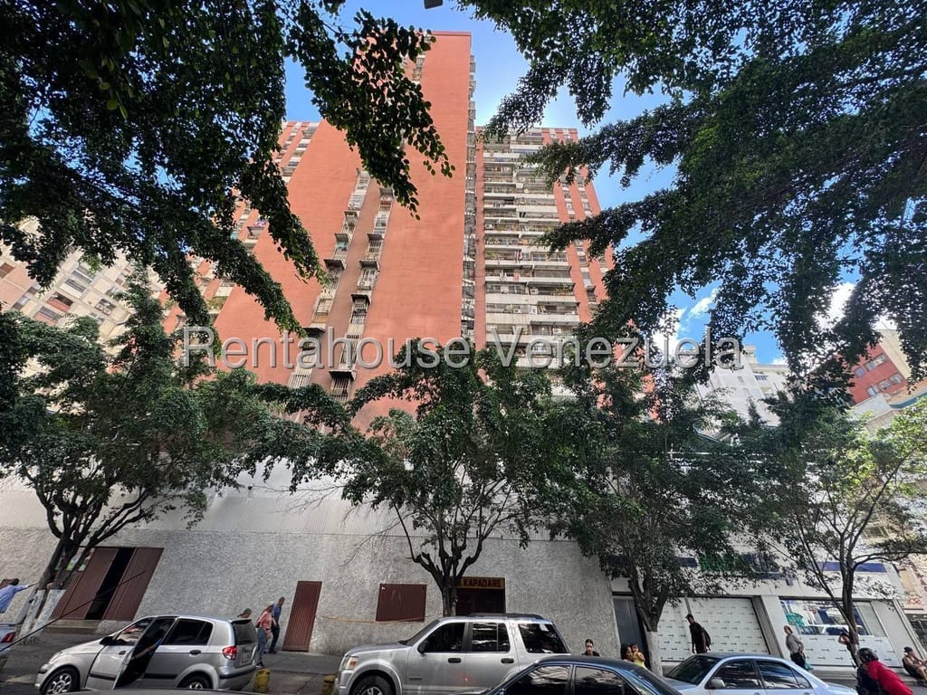 Apartamento en Parroquia La Candelaria, Caracas - 1