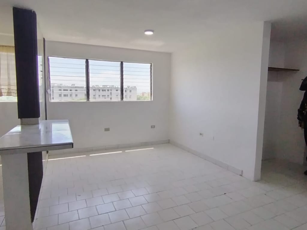 Apartamento en Paraparal, Los Guayos - 1