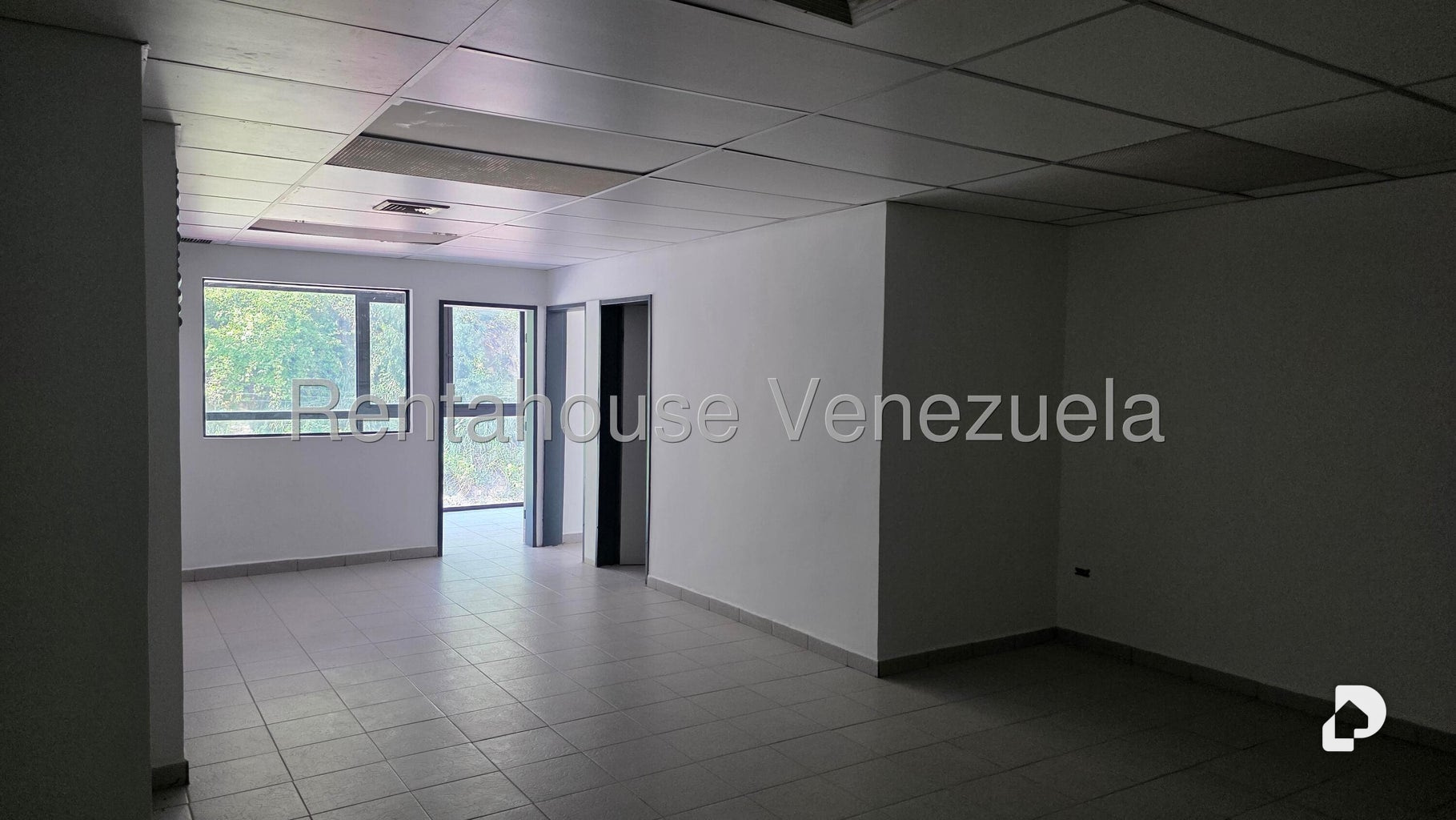 Edificio en La Trinidad, Caracas – 11