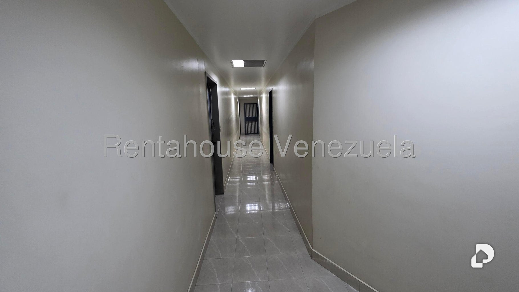Edificio en La Trinidad, Caracas – 12