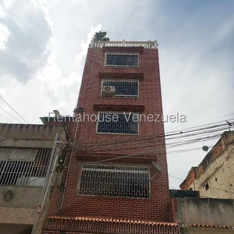 Apartment in Catia, Caracas - 1