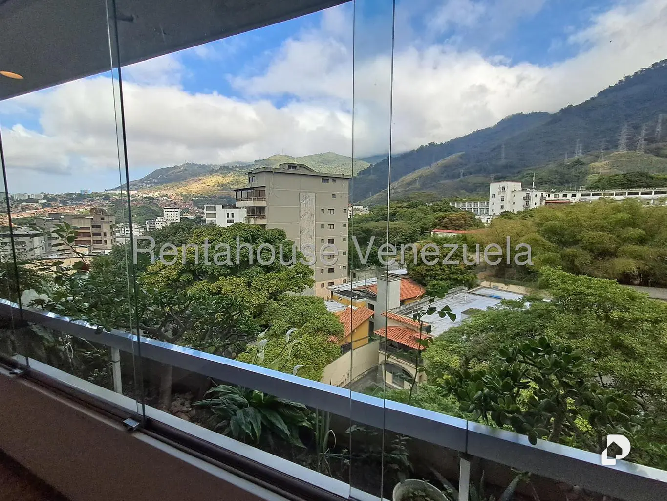 Apartamento en San Bernardino, Caracas – 13