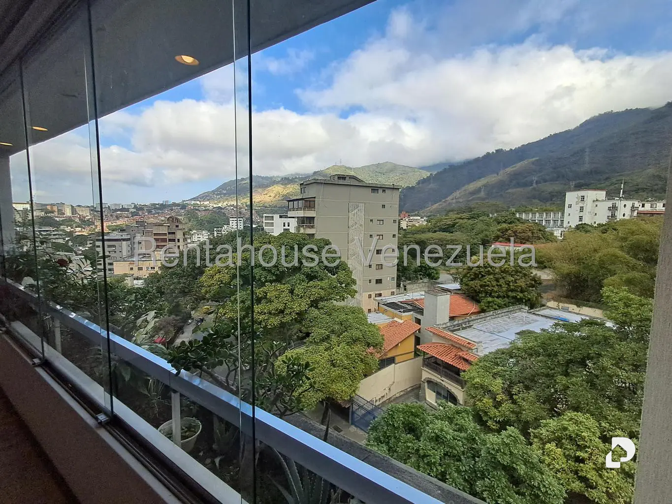 Apartamento en San Bernardino, Caracas – 11