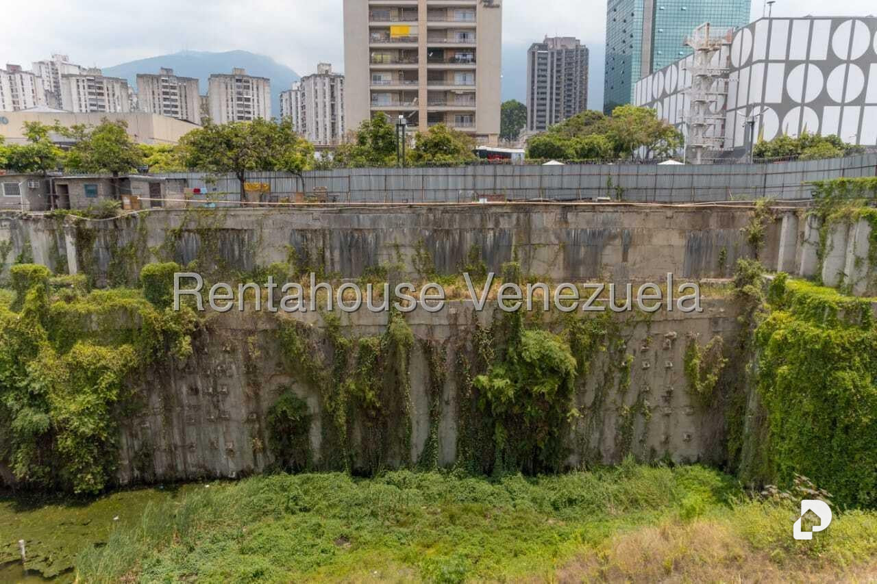 Terreno en El Rosal, Caracas – 4