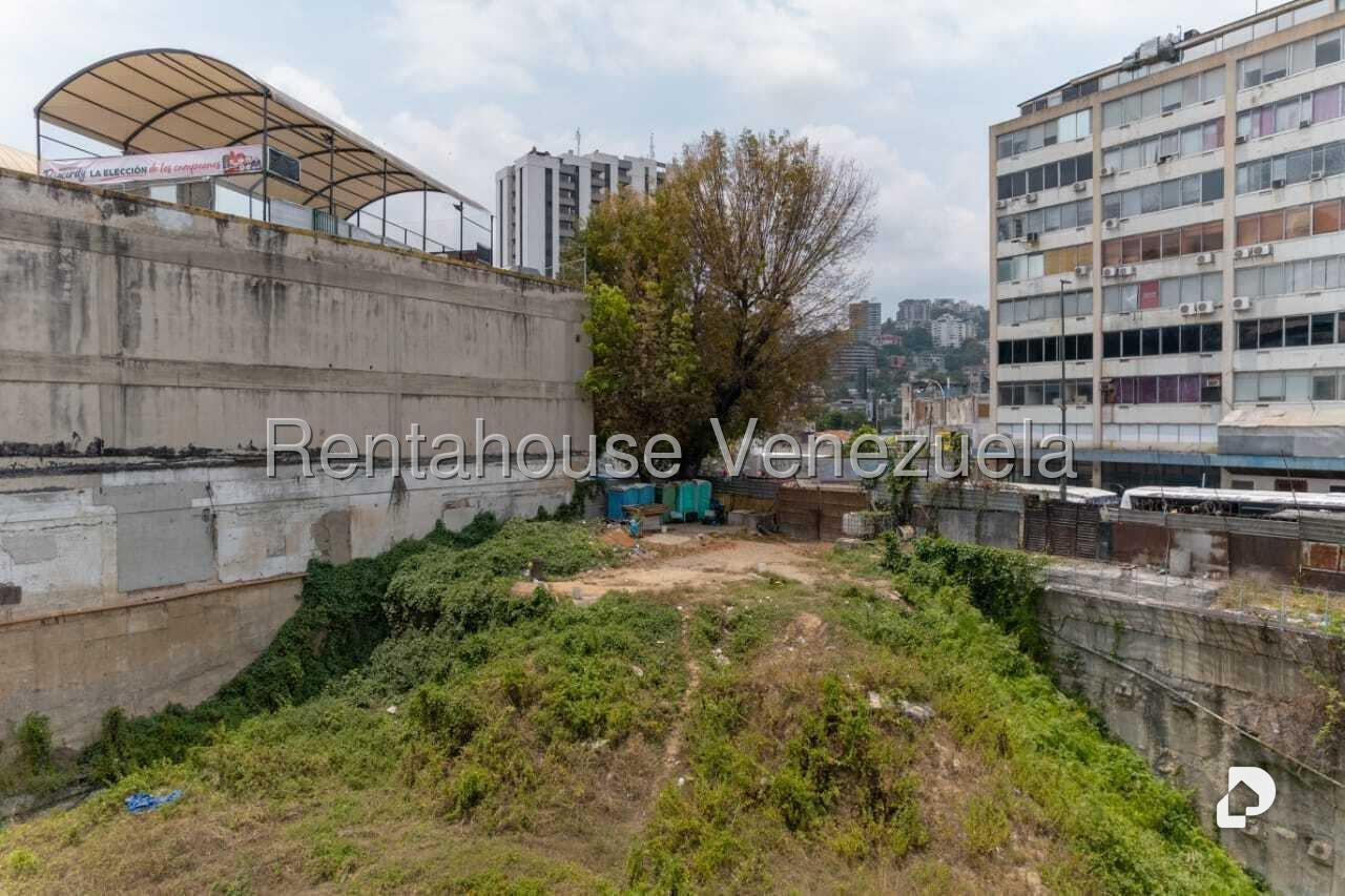 Terreno en El Rosal, Caracas – 7