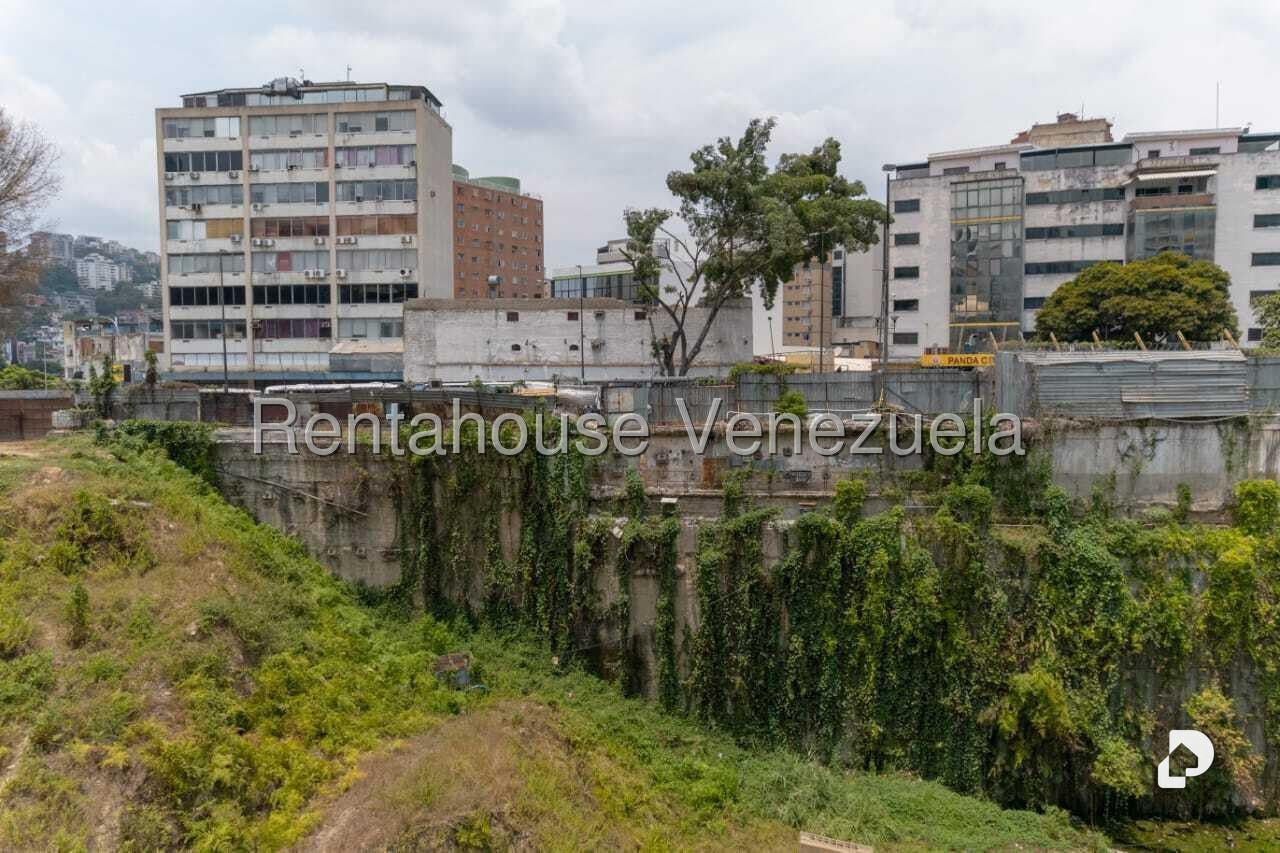 Terreno en El Rosal, Caracas – 6
