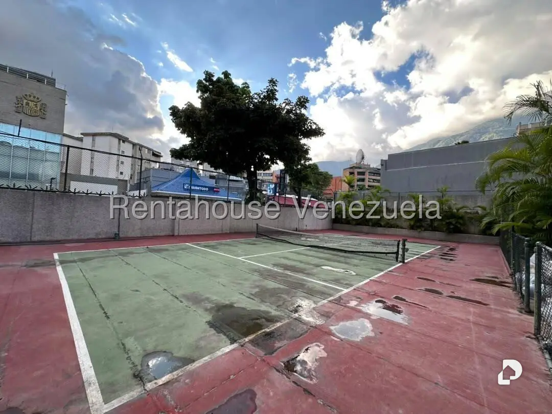Apartamento en Altamira, Caracas – 18