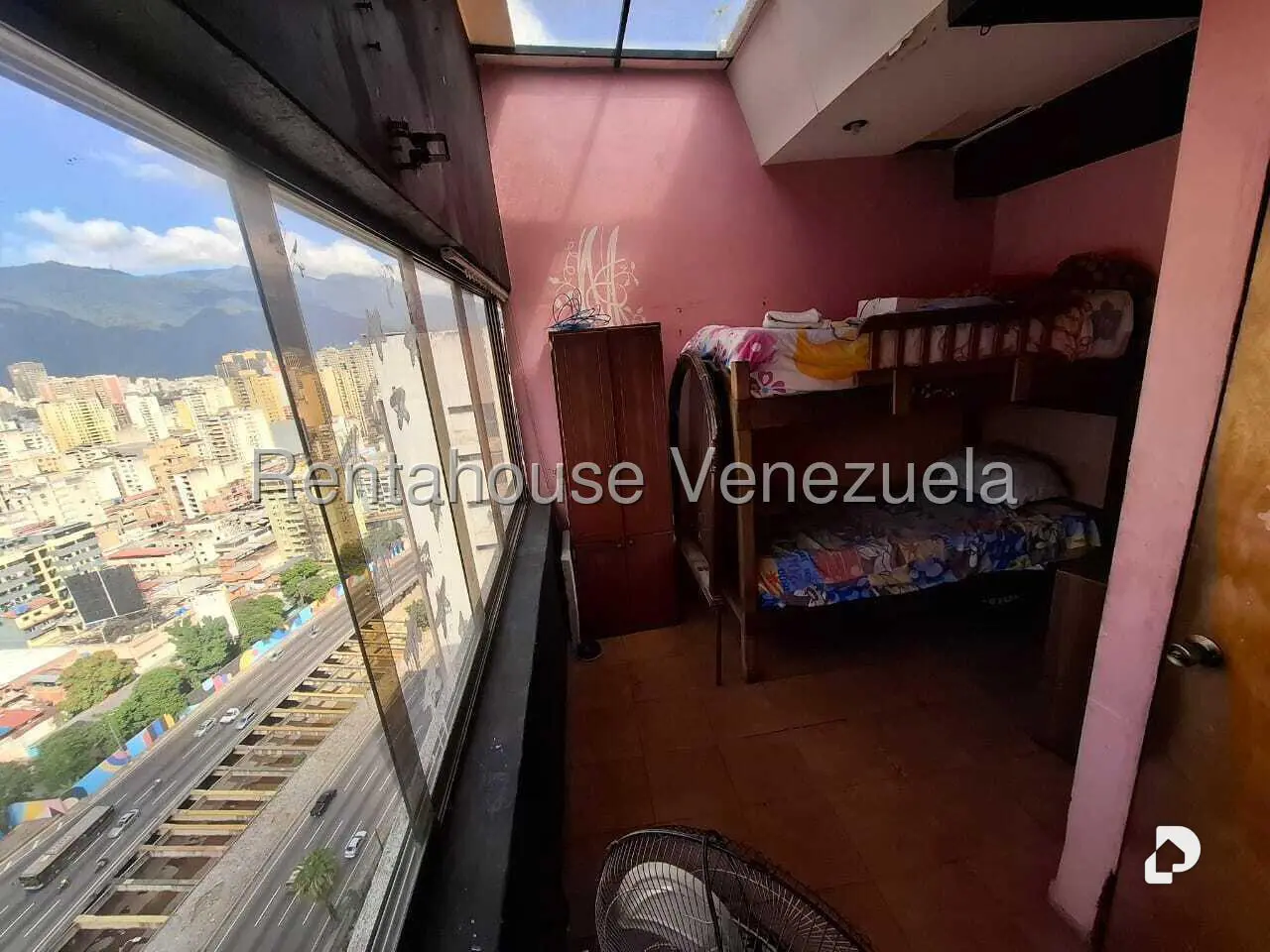 Apartamento en El Paraíso, Caracas – 17