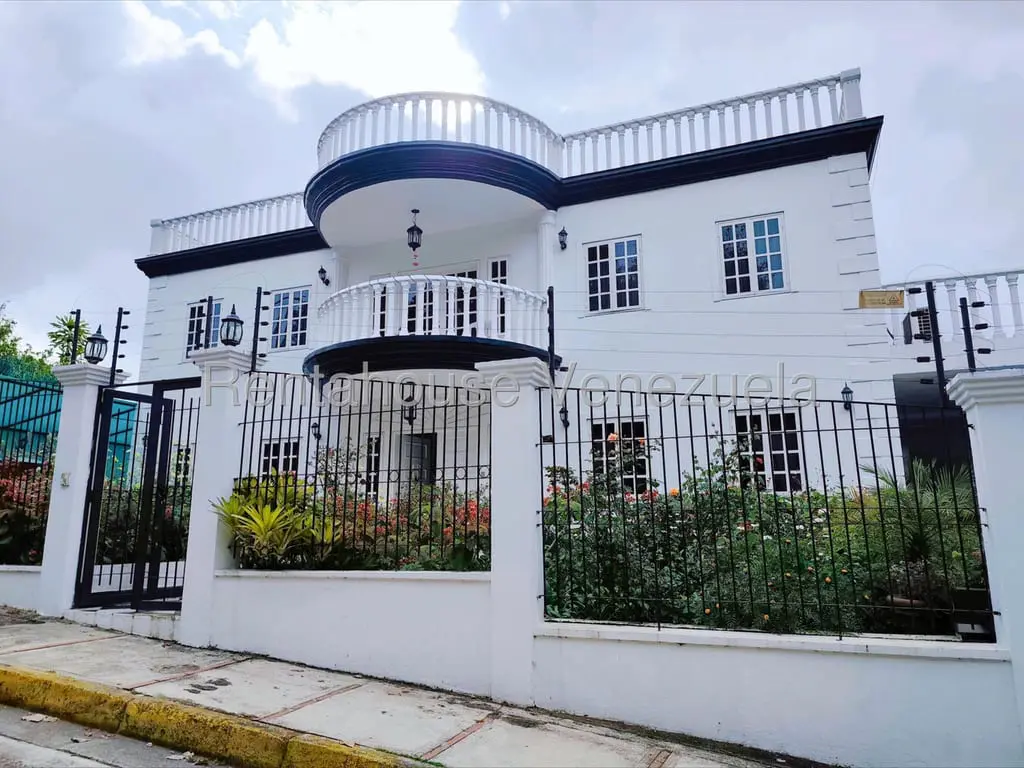 House in Lomas de La Lagunita, Caracas - 1