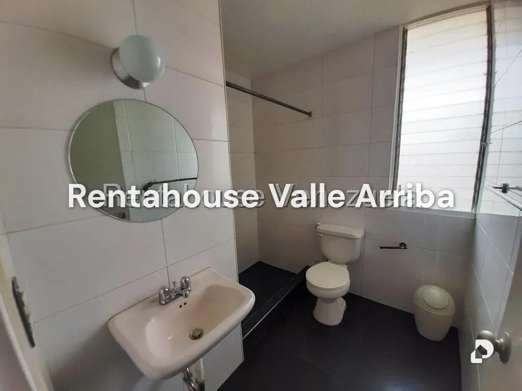Apartamento en Los Palos Grandes, Caracas – 12