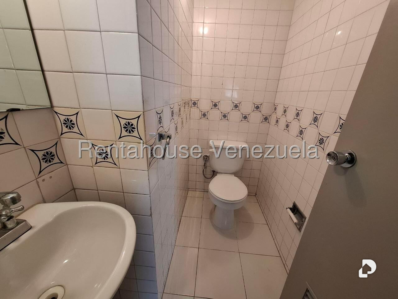 Local comercial en Los Palos Grandes, Caracas – 8
